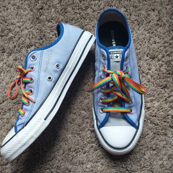 Women's Converse size 9 - Picture 1 of 2